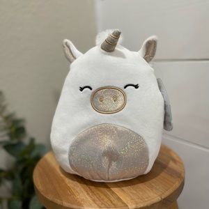 NWT squishmallows “Sofia” the white unicorn  7” squish from the adventure squad